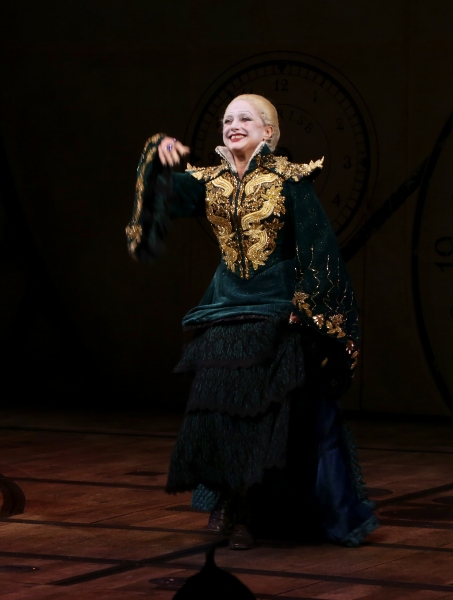 Photo Coverage: WICKED's 10th Anniversary Cast Curtain Call Broadway Celebration!  Image