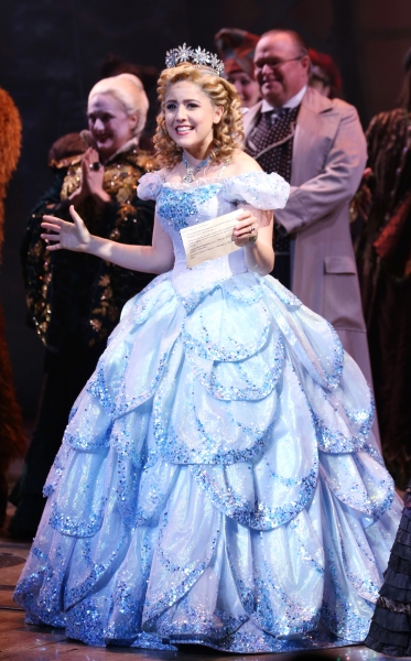 Photo Coverage: WICKED's 10th Anniversary Cast Curtain Call Broadway Celebration!  Image