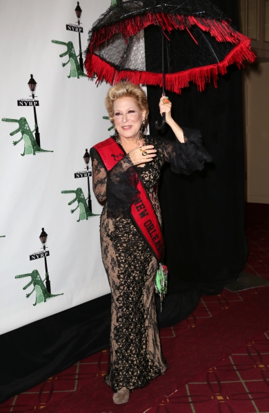 Photo Coverage: Billy Crystal, Katie Couric & More Celebrate HULAWEEN IN THE BIG EASY Image