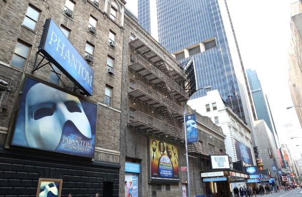 Photo Coverage: On the Marquee - MAMMA MIA! Opens Its Doors at the Broadurst Image