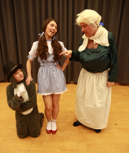Photo Flash: First Look at WIZARD OF OZ at Beijing Playhouse Image