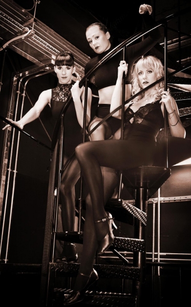 Photo Flash: First Promo Shots for Curve's CHICAGO; Performances to Begin 29 Nov Image