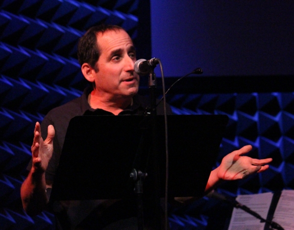 Peter Jacobson Photo