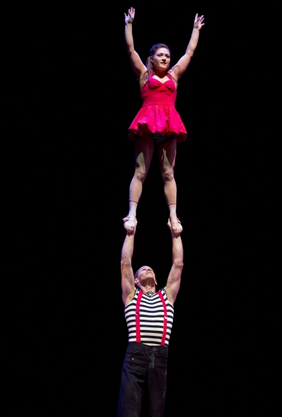 Photo Flash: Sneak Peek at Sweet Can Productions' MITTENS AND MISTLETOE Image