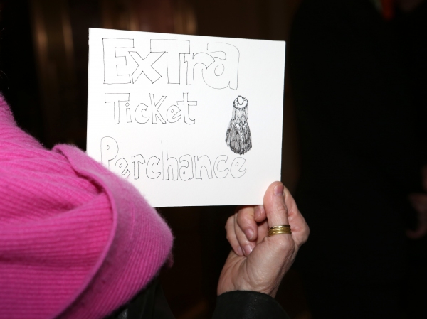 Photo Coverage: At the Stagedoor for RICHARD III on Opening Night! Image