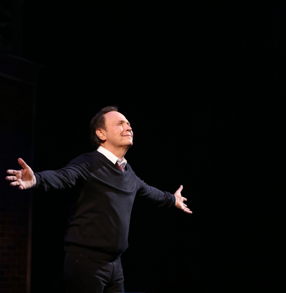 Photo Coverage: Billy Crystal Returns to Broadway in 700 SUNDAYS; Inside Opening Night Curtain Call!  Image