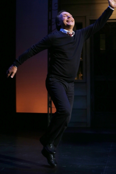 Photo Coverage: Billy Crystal Returns to Broadway in 700 SUNDAYS; Inside Opening Night Curtain Call!  Image