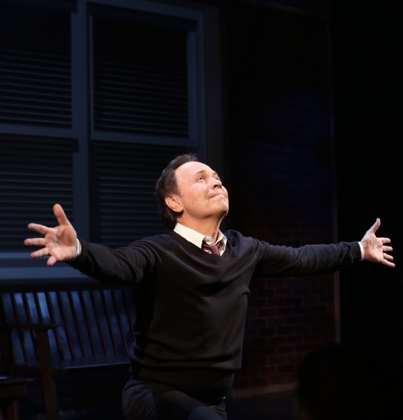 Photo Coverage: Billy Crystal Returns to Broadway in 700 SUNDAYS; Inside Opening Night Curtain Call!  Image