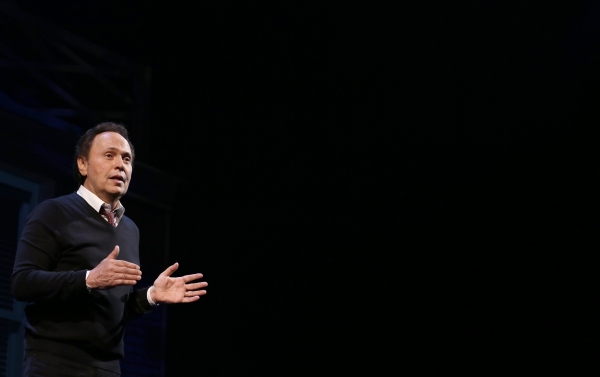 Photo Coverage: Billy Crystal Returns to Broadway in 700 SUNDAYS; Inside Opening Night Curtain Call!  Image