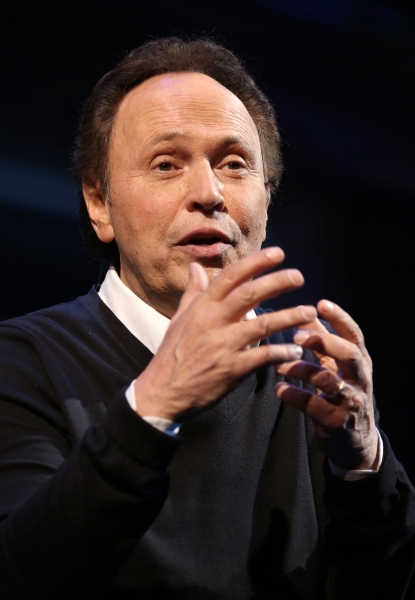 Photo Coverage: Billy Crystal Returns to Broadway in 700 SUNDAYS; Inside Opening Night Curtain Call!  Image
