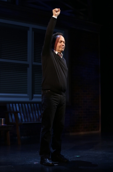 Photo Coverage: Billy Crystal Returns to Broadway in 700 SUNDAYS; Inside Opening Night Curtain Call!  Image