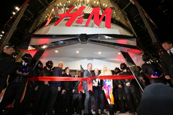 Photo Coverage: Lady Gaga Helps H&M Celebrate Times Square Opening Image