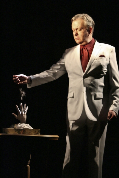Photo Flash: First Look at Todd Robbins in PLAY DEAD at Geffen Playhouse Image