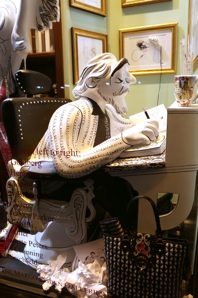 Photo Coverage: Henri Bendel Unveils HIRSCHFELD SPECTACULAR Window Exhibit Image