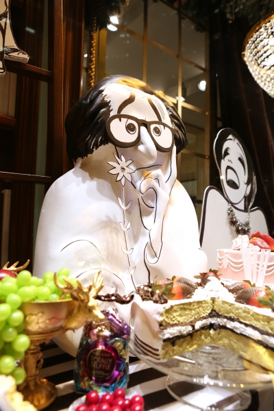 Photo Coverage: Henri Bendel Unveils HIRSCHFELD SPECTACULAR Window Exhibit Image