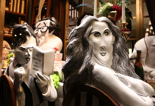 Photo Coverage: Henri Bendel Unveils HIRSCHFELD SPECTACULAR Window Exhibit Image