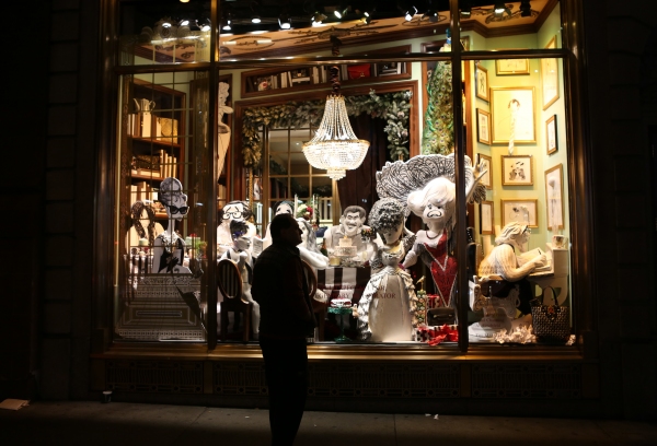 Photo Coverage: Henri Bendel Unveils HIRSCHFELD SPECTACULAR Window Exhibit Image