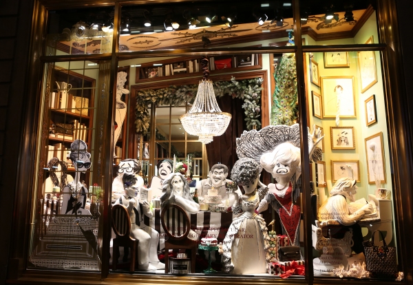 Photo Coverage: Henri Bendel Unveils HIRSCHFELD SPECTACULAR Window Exhibit Image