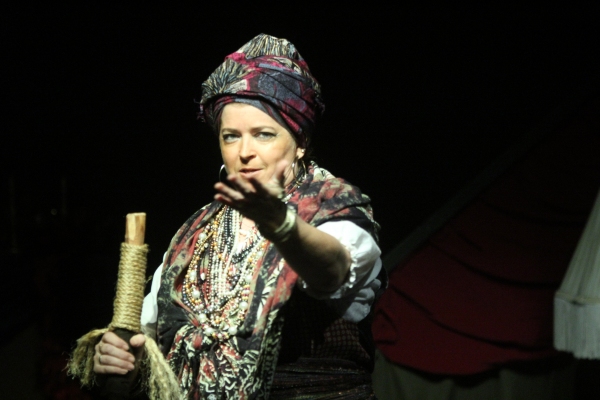 Photo Flash: First Look at Olio Theatre's OLD BLACK MAGIC: A HAUNTED MUSICAL Image