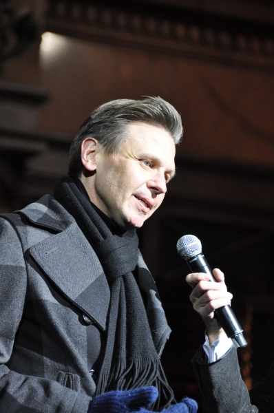 Photo Coverage: Rebecca Luker, Laura Osnes & More Perform at Macy's Christmas Windows Unveiling Image