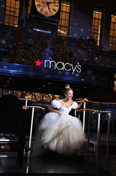 Photo Coverage: Rebecca Luker, Laura Osnes & More Perform at Macy's Christmas Windows Unveiling Image