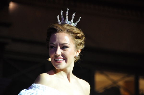 Photo Coverage: Rebecca Luker, Laura Osnes & More Perform at Macy's Christmas Windows Unveiling Image