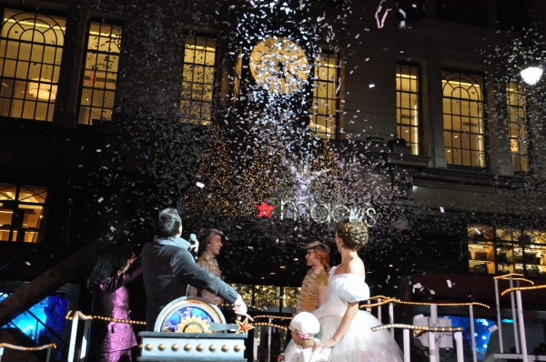 Photo Coverage: Rebecca Luker, Laura Osnes & More Perform at Macy's Christmas Windows Unveiling Image