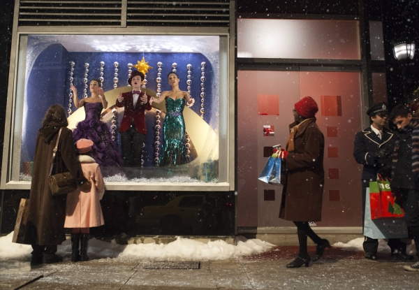 Photo Flash: New Images from GLEE's 'Previously Unaired Christmas' Episode Image
