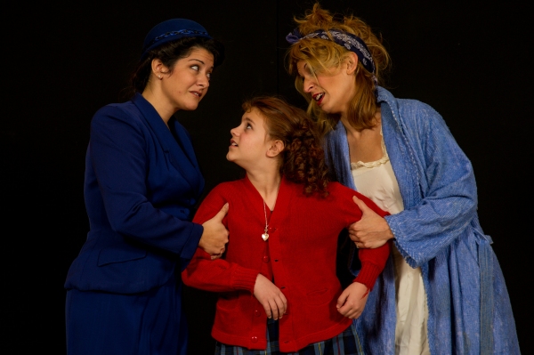 Photo Flash: First Look at Farmington Players Barn's ANNIE Image