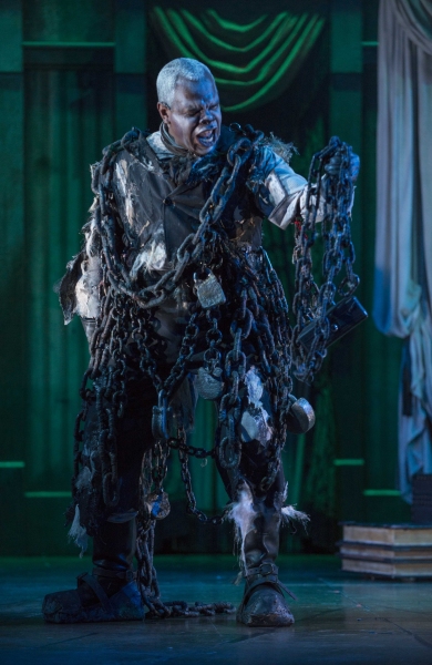 Photo Flash: First Look at Craig Wallace, Christopher Donahue and More in Milwaukee Rep's A CHRISTMAS CAROL Image
