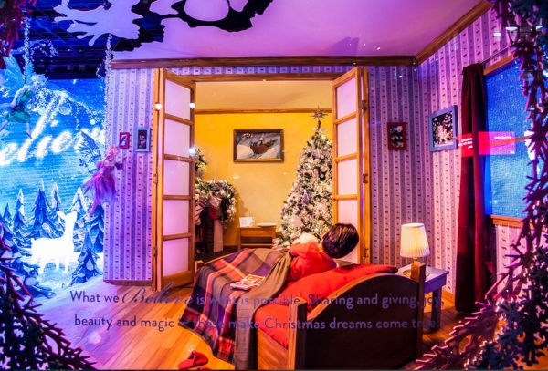 Photo Coverage: Macy's Holiday Windows Image