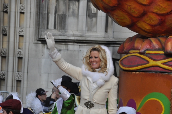 Photo Coverage: Hilty, Chenoweth & More at Macy's 87th Annual Thanksgiving Day Parade  Image