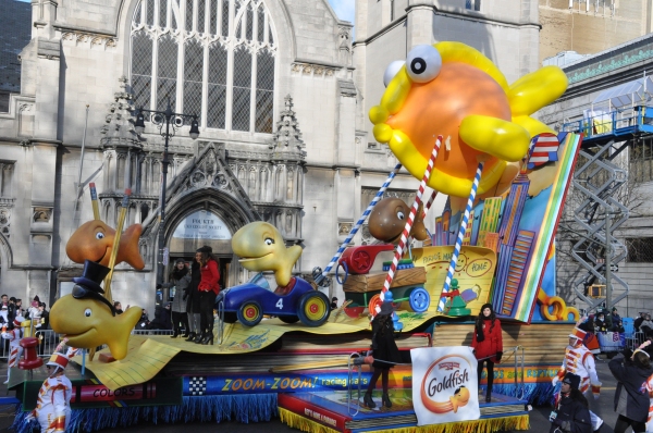 Photo Coverage: Hilty, Chenoweth & More at Macy's 87th Annual Thanksgiving Day Parade Image