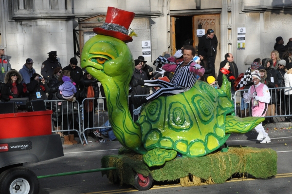 Photo Coverage: Hilty, Chenoweth & More at Macy's 87th Annual Thanksgiving Day Parade Image