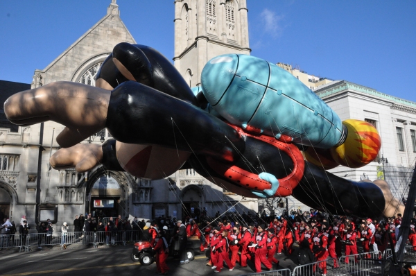 Photo Coverage: Hilty, Chenoweth & More at Macy's 87th Annual Thanksgiving Day Parade  Image