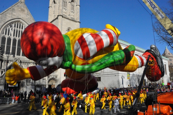 Photo Coverage: Hilty, Chenoweth & More at Macy's 87th Annual Thanksgiving Day Parade Image