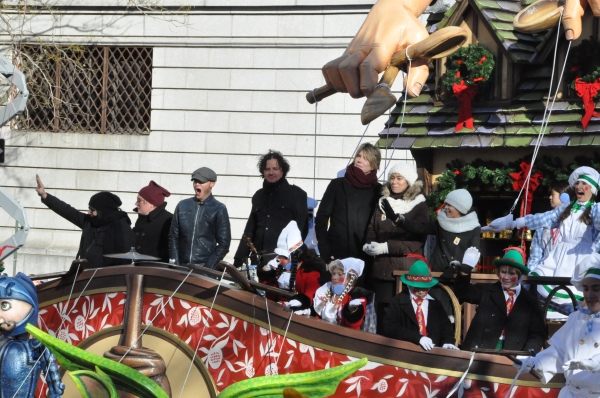 Photo Coverage: Hilty, Chenoweth & More at Macy's 87th Annual Thanksgiving Day Parade Image