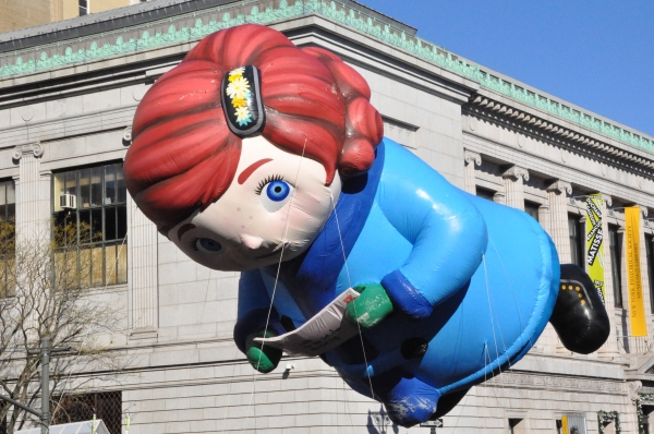 Photo Coverage: Hilty, Chenoweth & More at Macy's 87th Annual Thanksgiving Day Parade Image