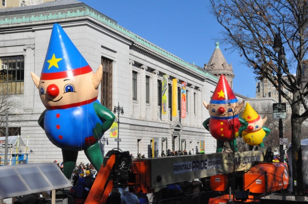 Photo Coverage: Hilty, Chenoweth & More at Macy's 87th Annual Thanksgiving Day Parade Image