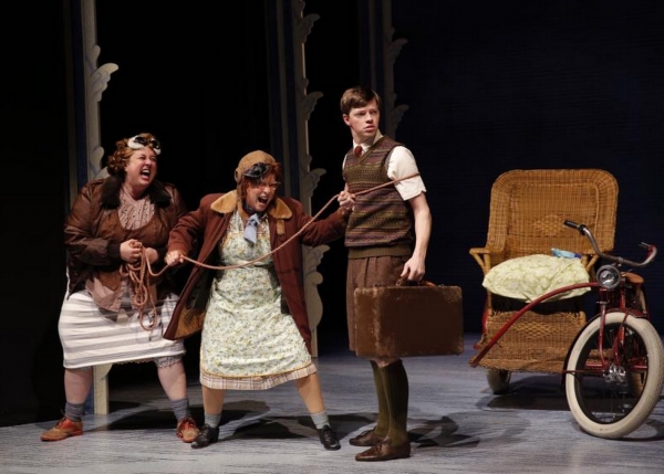 Photo Flash: First Look at Mike Spee, Kendra Kassebaum & More in JAMES AND THE GIANT PEACH World Premiere!  Image