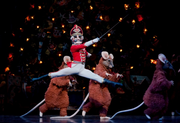 Photo Flash: Houston Ballet's THE NUTCRACKER Rings in Holiday Season Image