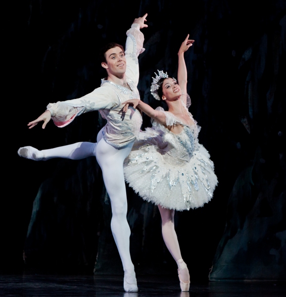 Photo Flash: Houston Ballet's THE NUTCRACKER Rings in Holiday Season Image
