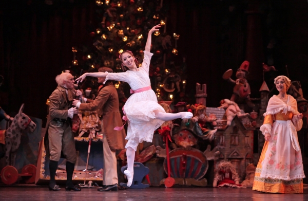 Photo Flash: Houston Ballet's THE NUTCRACKER Rings in Holiday Season Image