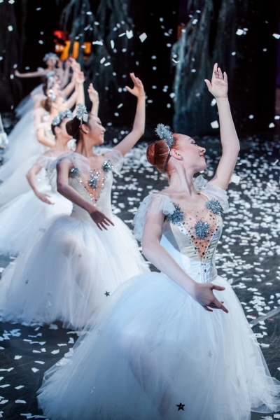 Photo Flash: Houston Ballet's THE NUTCRACKER Rings in Holiday Season Image