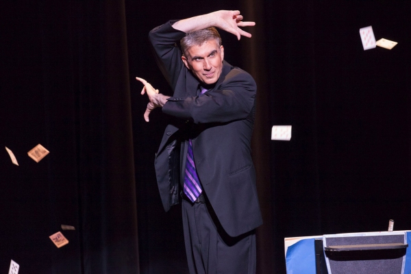 Photo Flash: Jay Johnson Hosts IT'S MAGIC! in Thousand Oaks Image