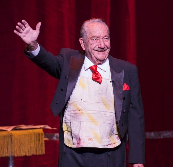 Photo Flash: Jay Johnson Hosts IT'S MAGIC! in Thousand Oaks Image