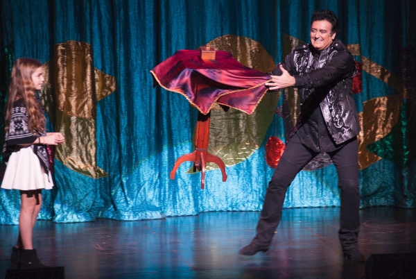 Photo Flash: Jay Johnson Hosts IT'S MAGIC! in Thousand Oaks Image