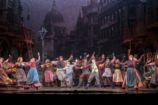Photo Flash: First Look at David Pichette, Jack Fleischmann & More in 5th Avenue's OLIVER! Image