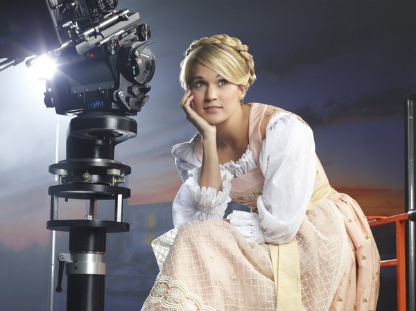 Photo and Video Preview: NBC's THE SOUND OF MUSIC Live Special Airs Tonight at 8pm! Image