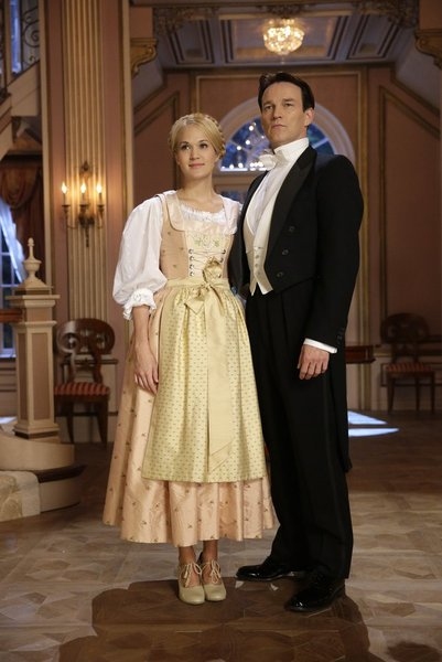 Photo and Video Preview: NBC's THE SOUND OF MUSIC Live Special Airs Tonight at 8pm! Image